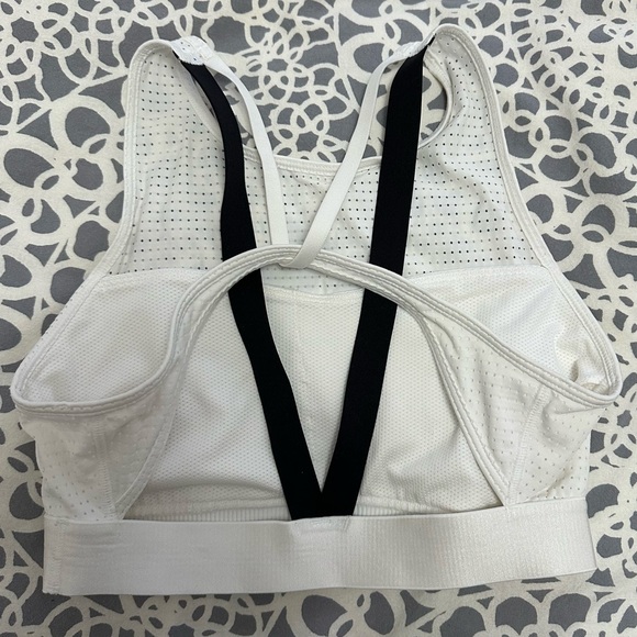 Adidas mesh high neck sports bra - Picture 2 of 4